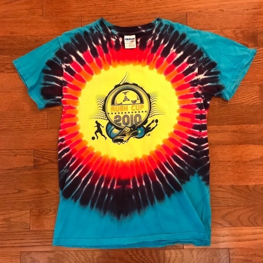 SOCCER TIE DYE MENS USED T-SHIRT SMALL